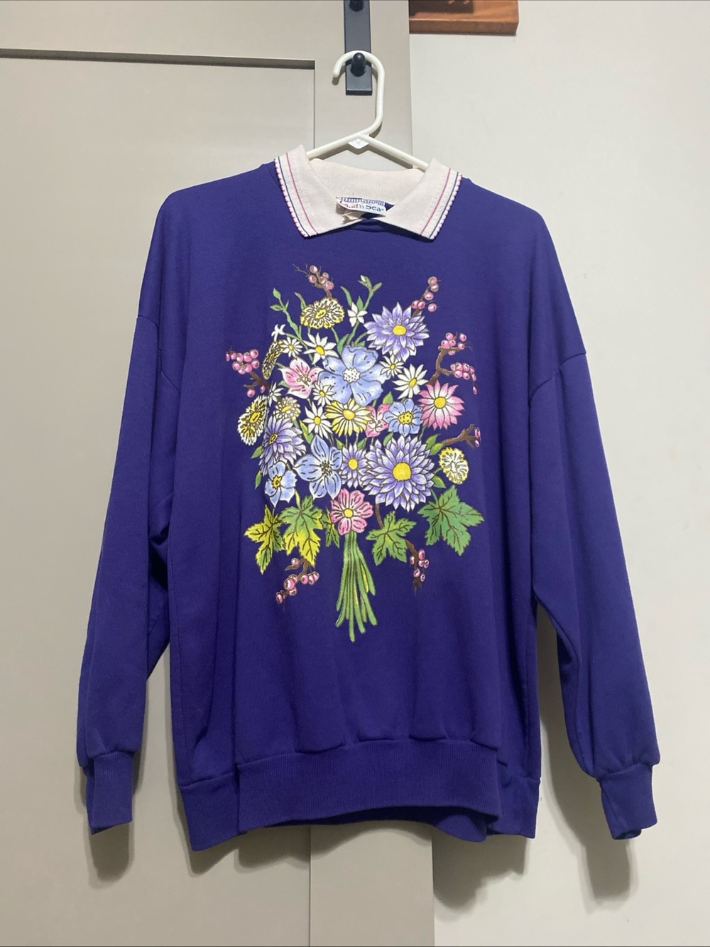 Vintage 90’s Purple Floral Bouquet Collared Sweatshirt